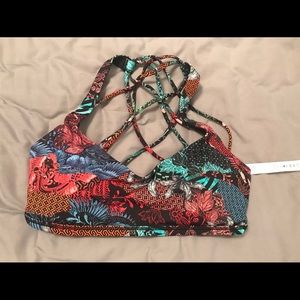 Lululemon Bra NWOT. Rip tag and pads. Size 6